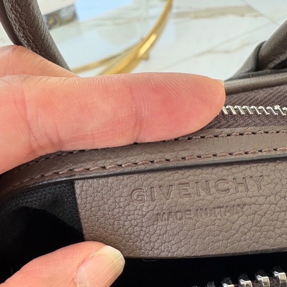 Givenchy Mini Antigone Gray leather bag - Picture 9 of 11